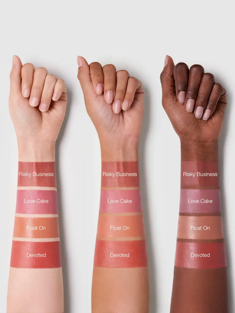 Color Bloom Dayglow Liquid Blush Shimmer Finish-Love Cake4.webp