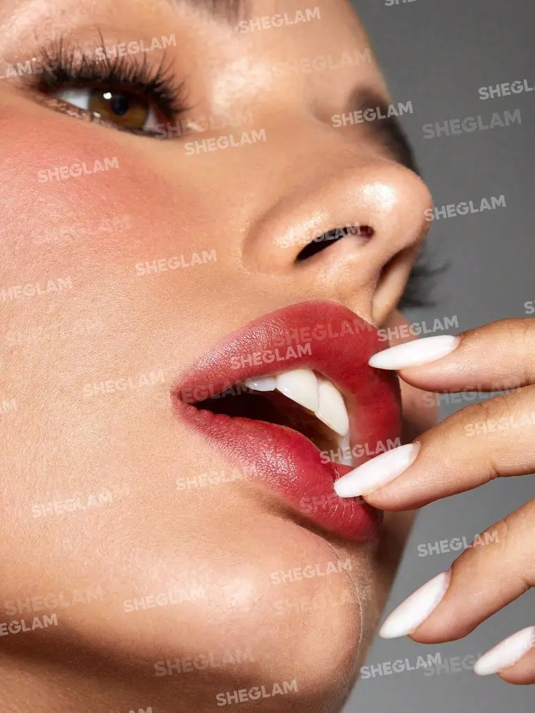 178107958460e32f993276649fbe525f576f1bc0c9_wk_sheglam.webp
